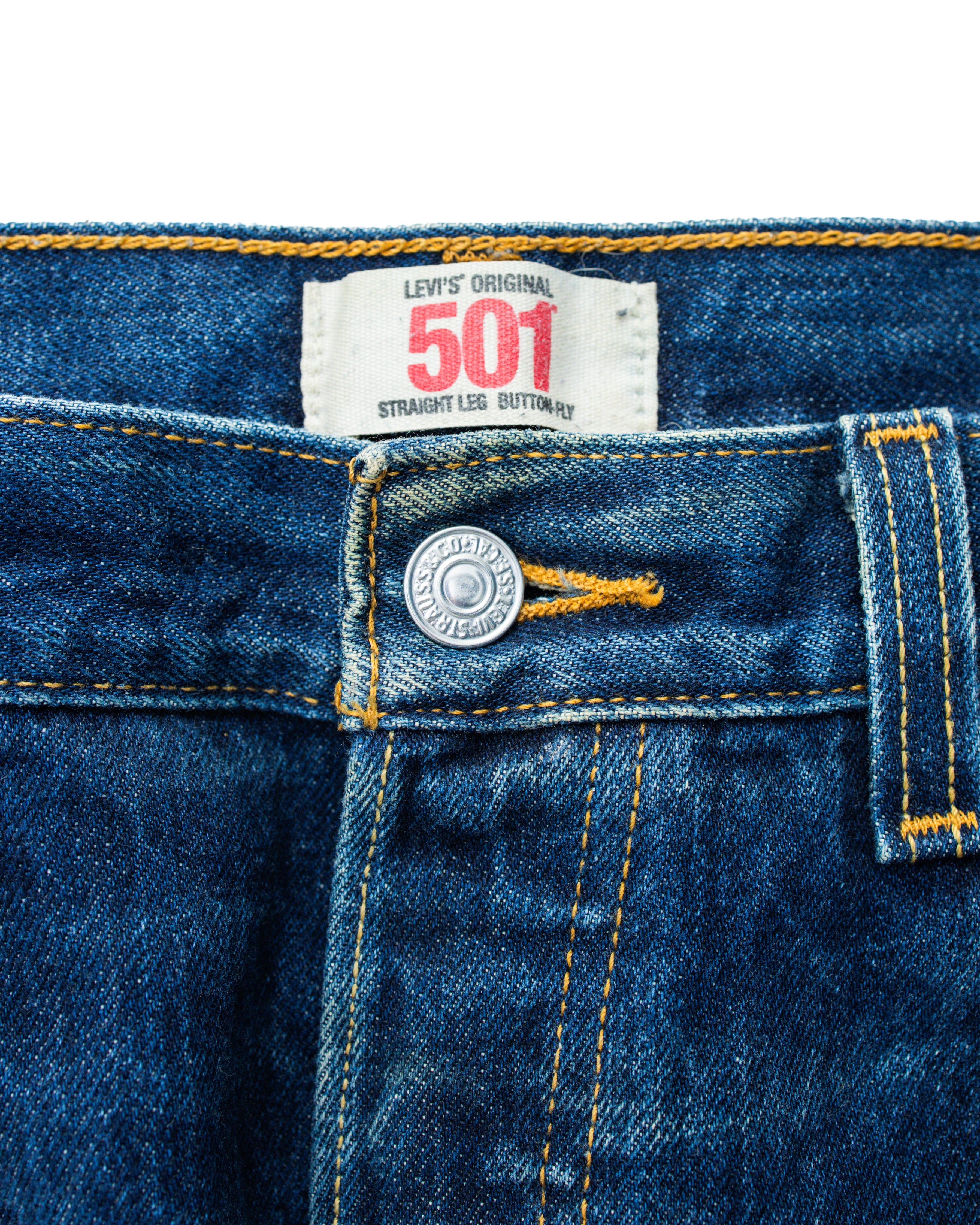 2000s Levi's 501 Dark Wash Denim W/ Wallet Wear (34x30)