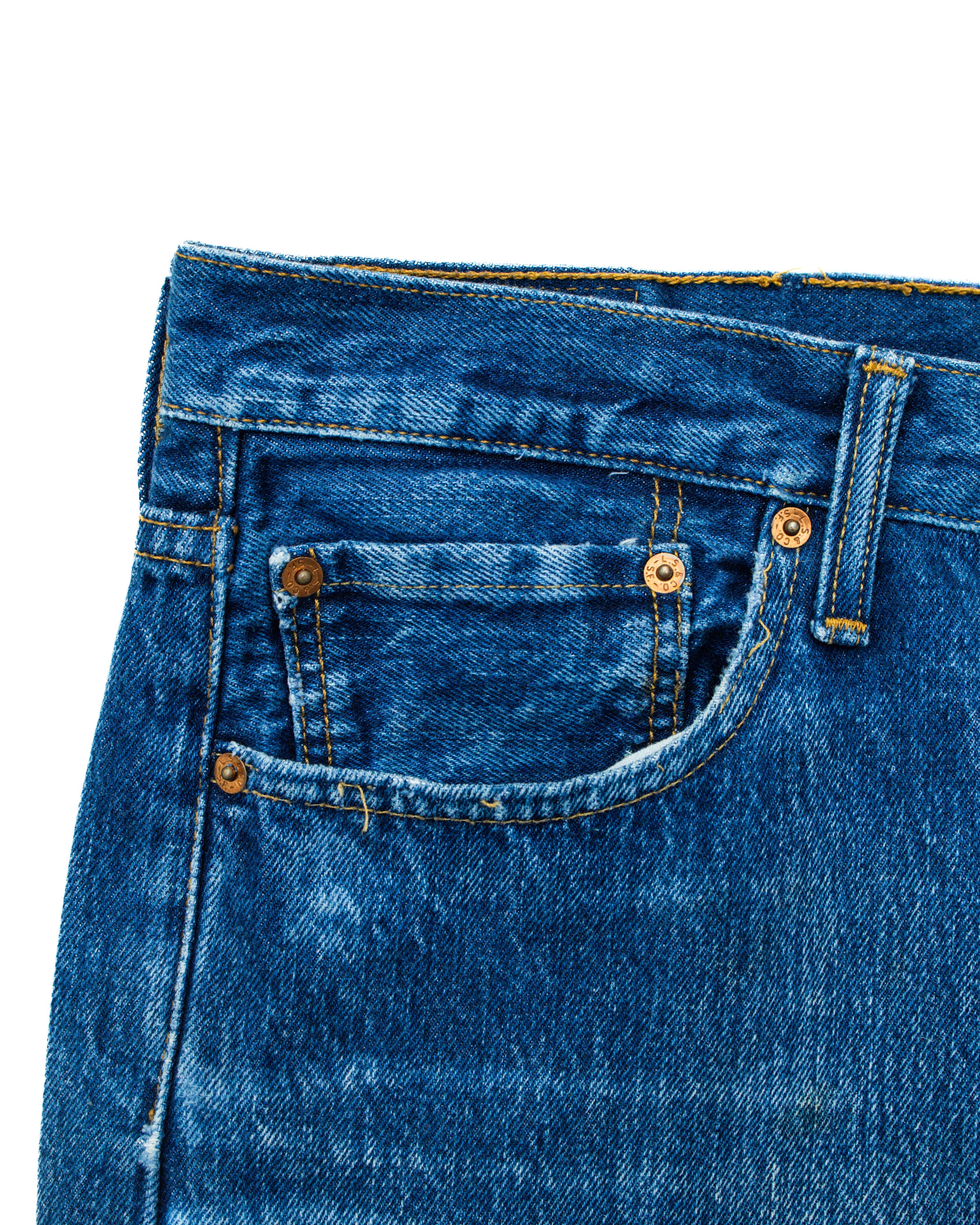 2000s Levi's 501 Medium Wash W/ Light Wear (33x30)